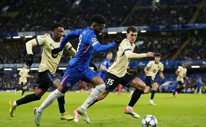 巴萨续约克里斯滕森：高风险低投入的“试水”