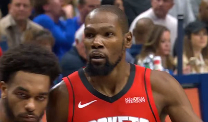 杜兰特总得分超越乔丹坦言无法相提并论，乔丹