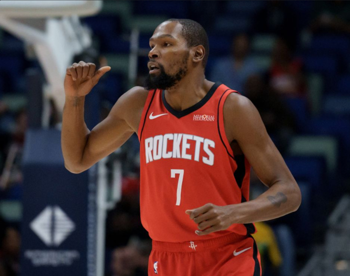 杜兰特总得分超越乔丹坦言无法相提并论，乔丹