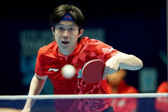 中国男团首战告捷 3-0力克东道主英格兰队